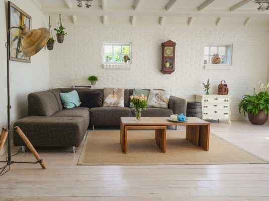 How to Arrange Living Room Furniture In A Rectangular Room